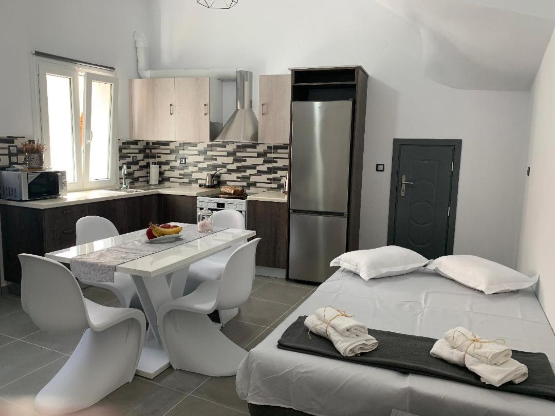 Thania'S House ,4 Minutes From The Center Of Hermoulis Ermoupoli Buitenkant foto
