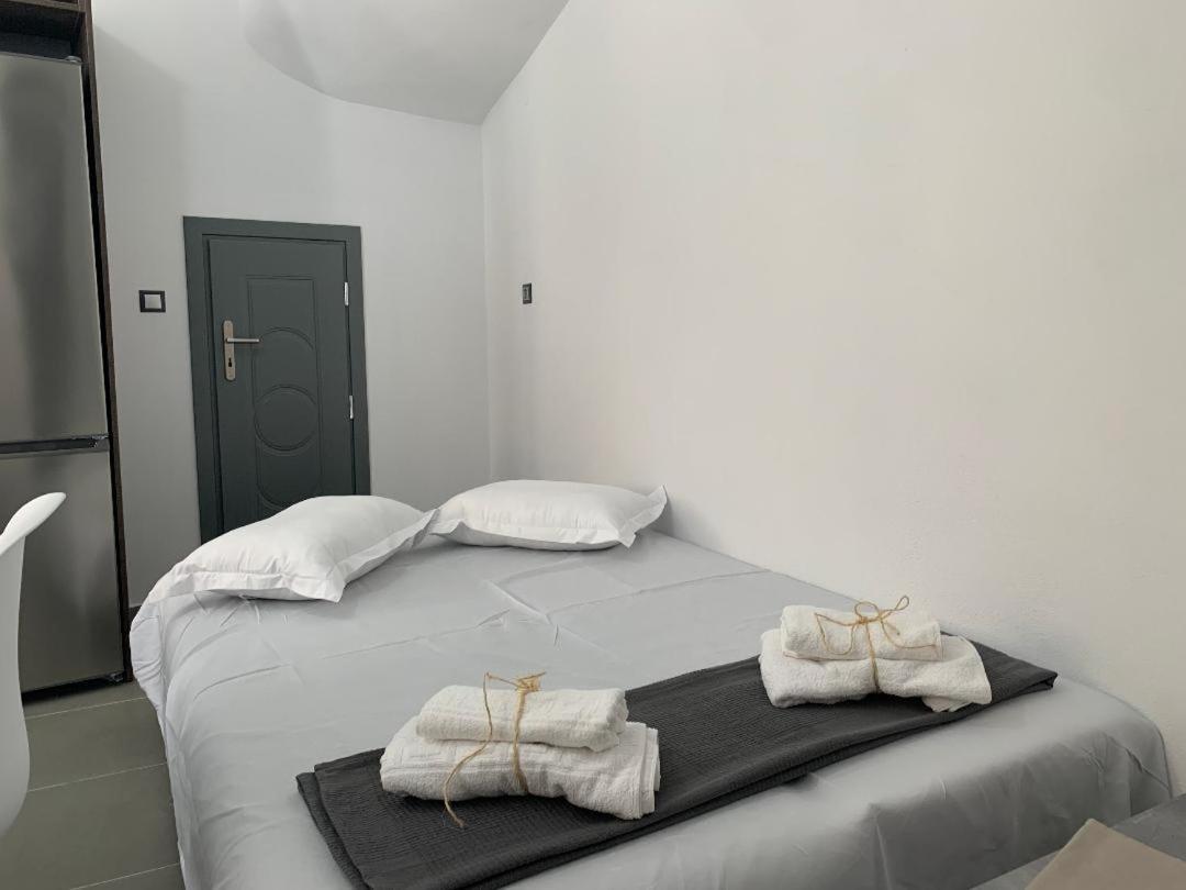 Thania'S House ,4 Minutes From The Center Of Hermoulis Ermoupoli Buitenkant foto