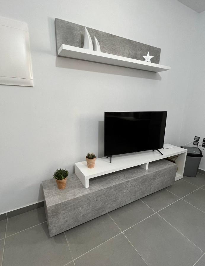 Thania'S House ,4 Minutes From The Center Of Hermoulis Ermoupoli Buitenkant foto